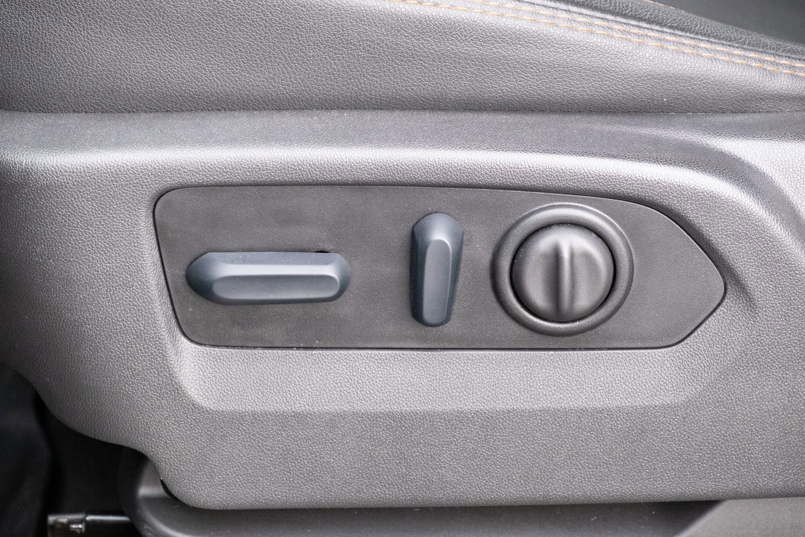 Used 2023 GMC Sierra 2500 AT4 w/ Gooseneck/5TH Wheel Package image 12