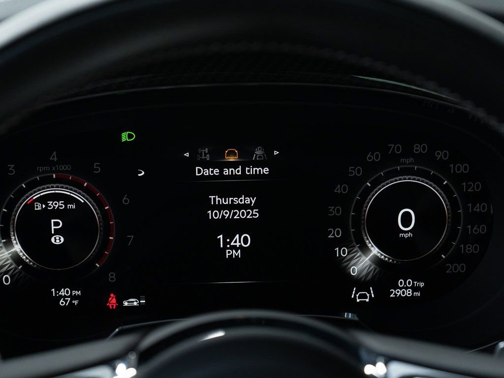 Used 2025 Bentley Bentayga Extended Wheelbase image 39