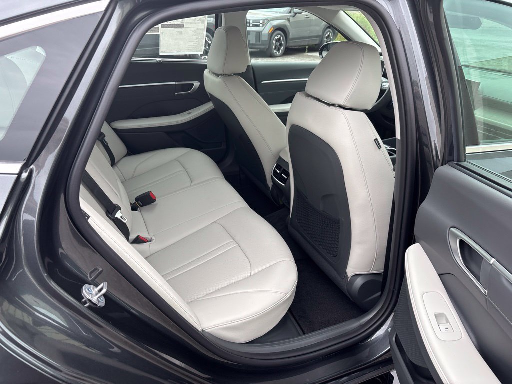 New 2026 Hyundai Sonata Limited FWD image 17
