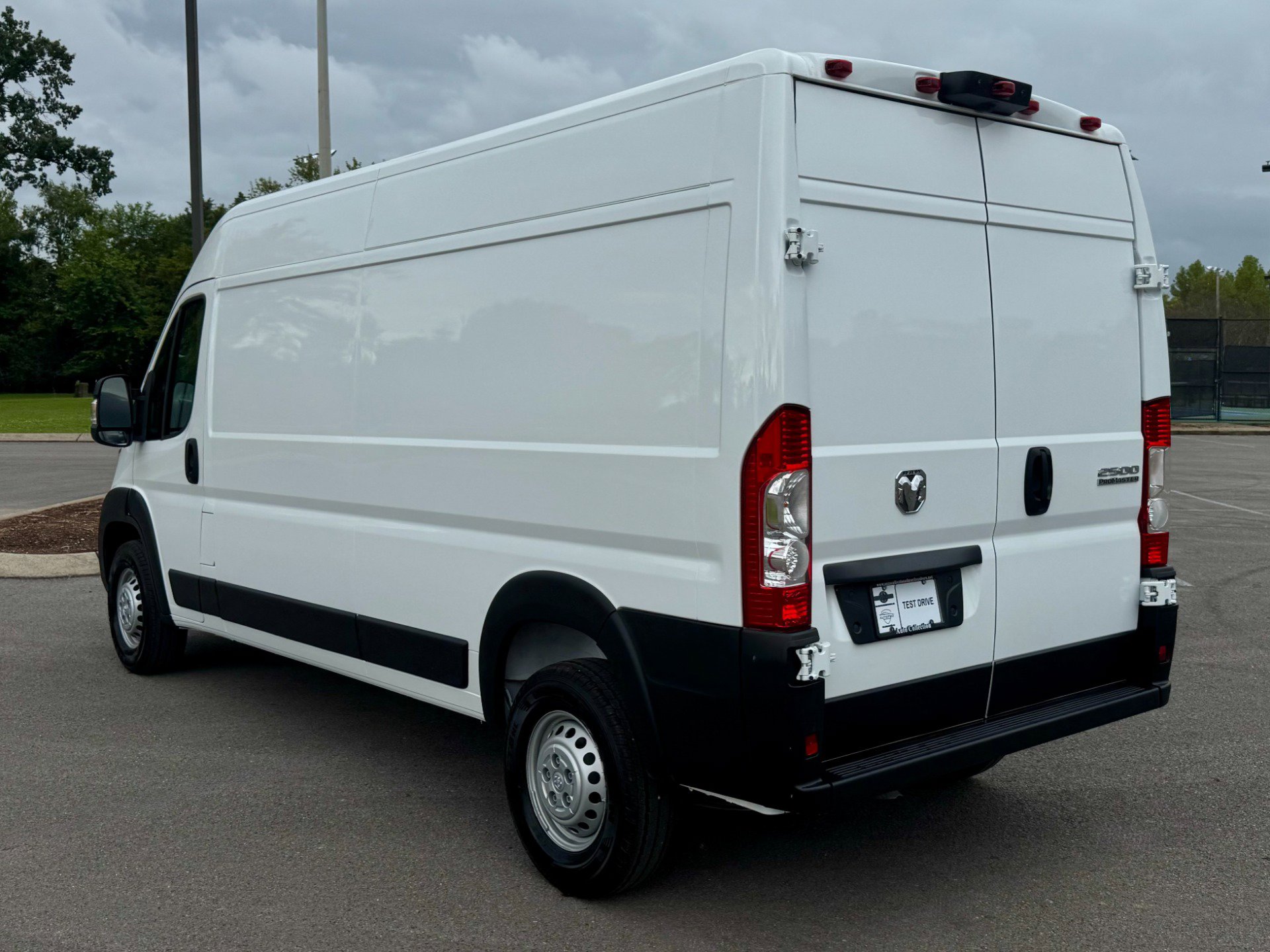 Used 2025 RAM ProMaster 2500 w/ Convenience Group image 5