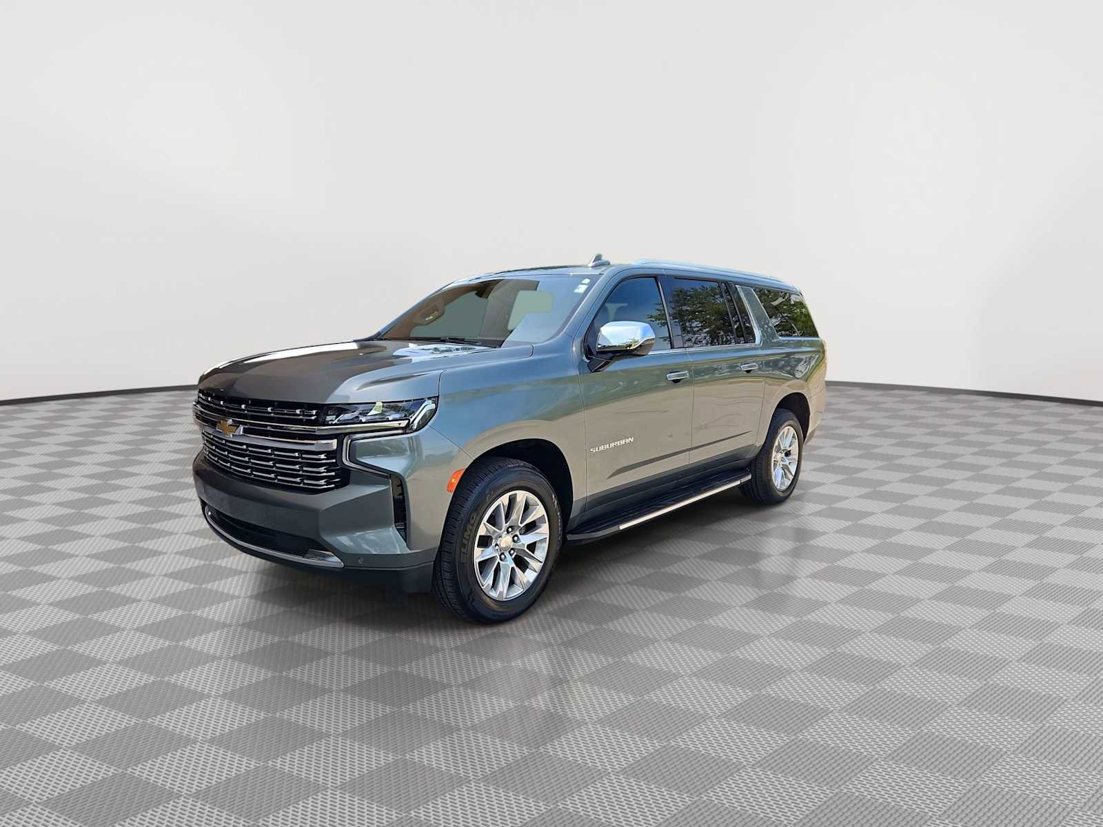 Used 2023 Chevrolet Suburban Premier AWD/4WD image 4