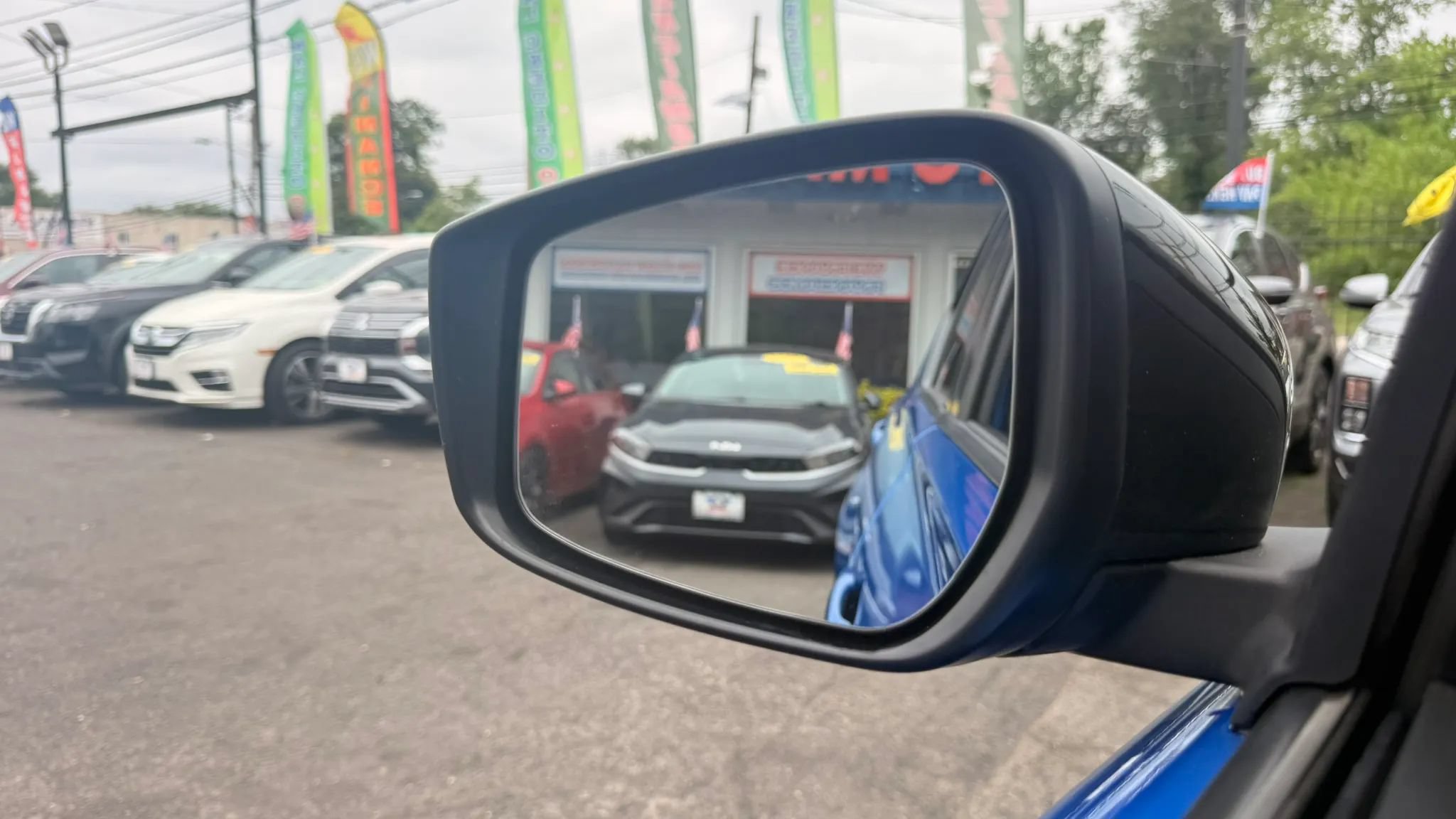 Used 2024 Nissan Kicks SR FWD image 27