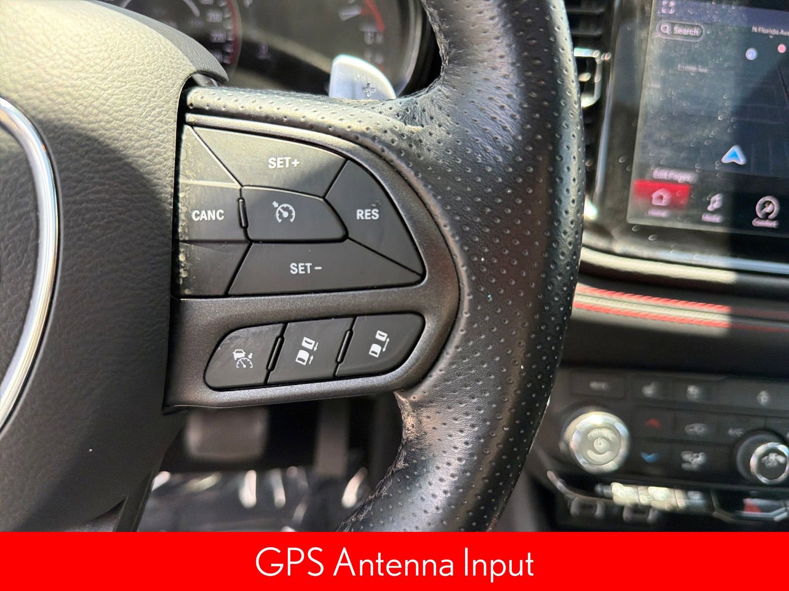 Used 2024 Dodge Durango GT RWD image 17