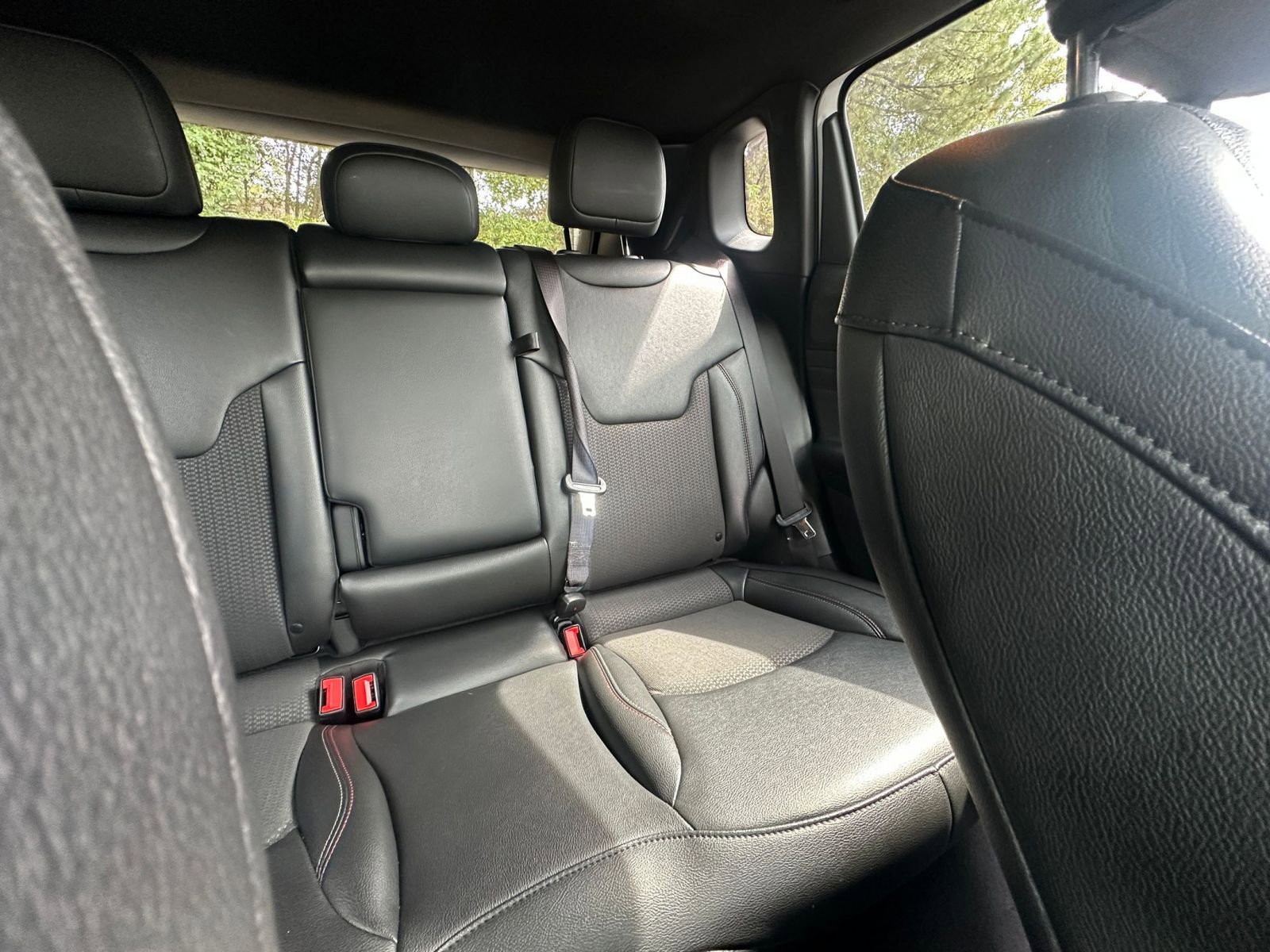 Used 2025 Jeep Compass Trailhawk image 37