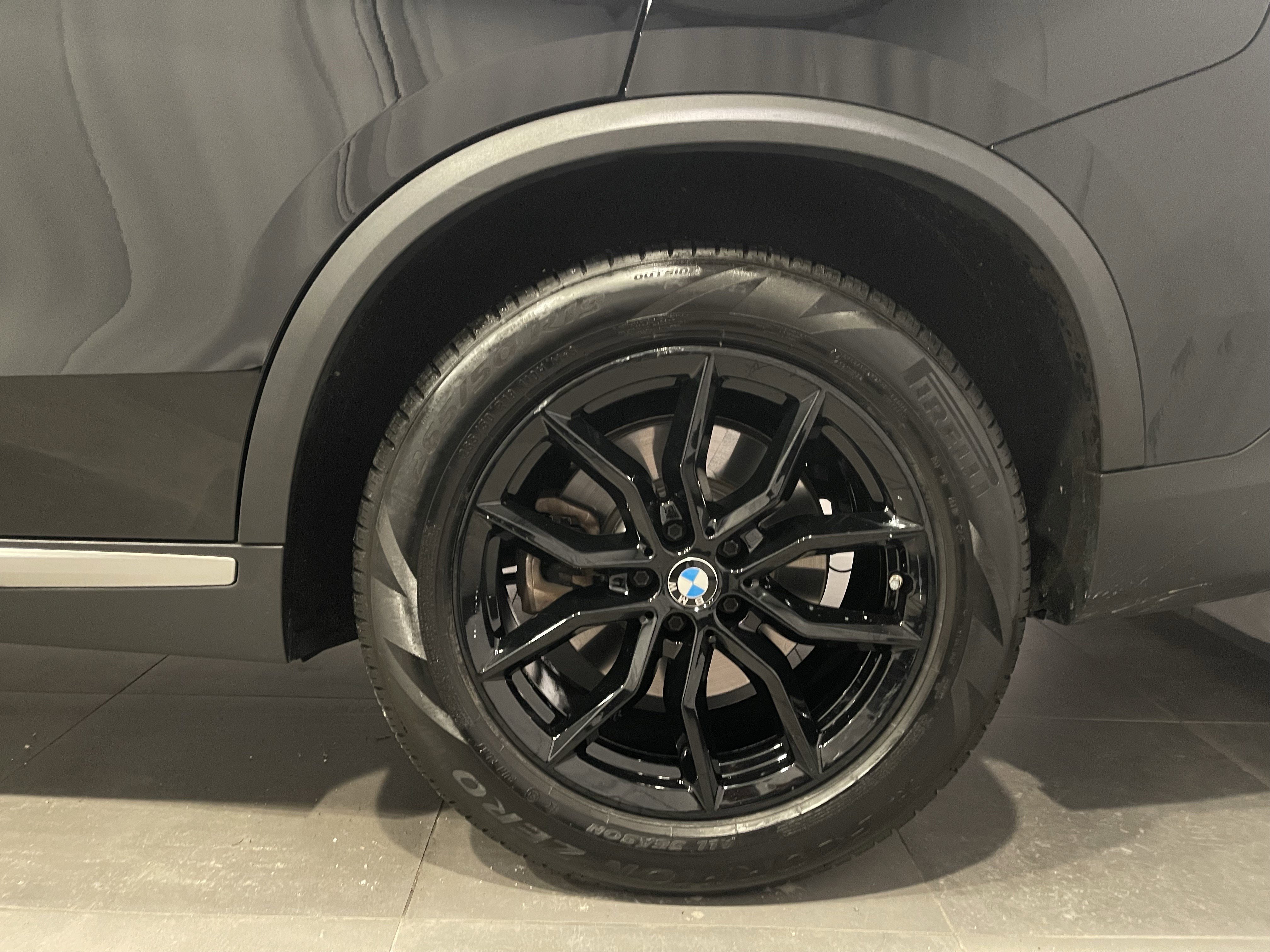 Used 2023 BMW X5 xDrive40i w/ Premium Package image 9