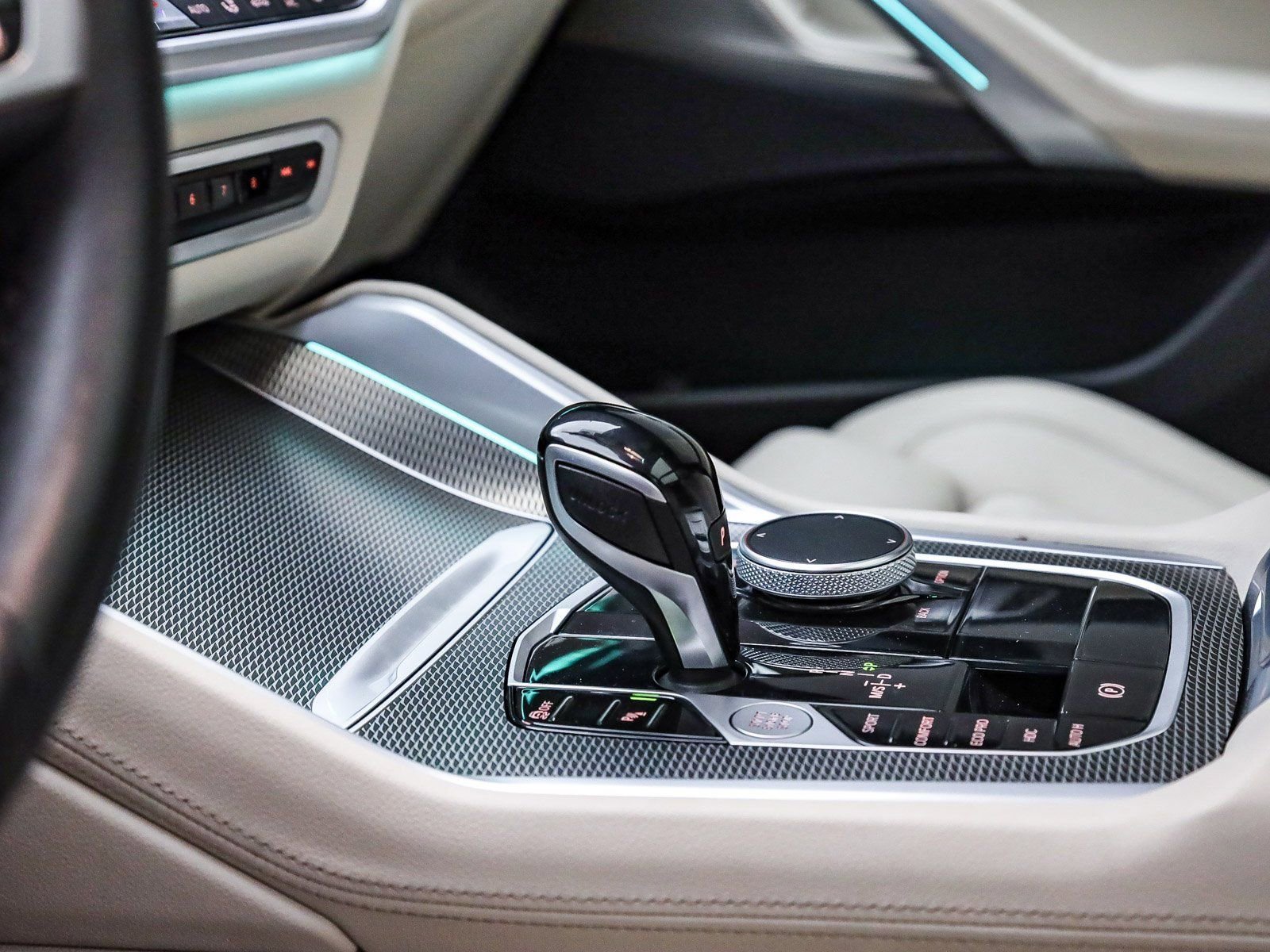 Used 2022 BMW X6 xDrive40i w/ M Sport Package image 24