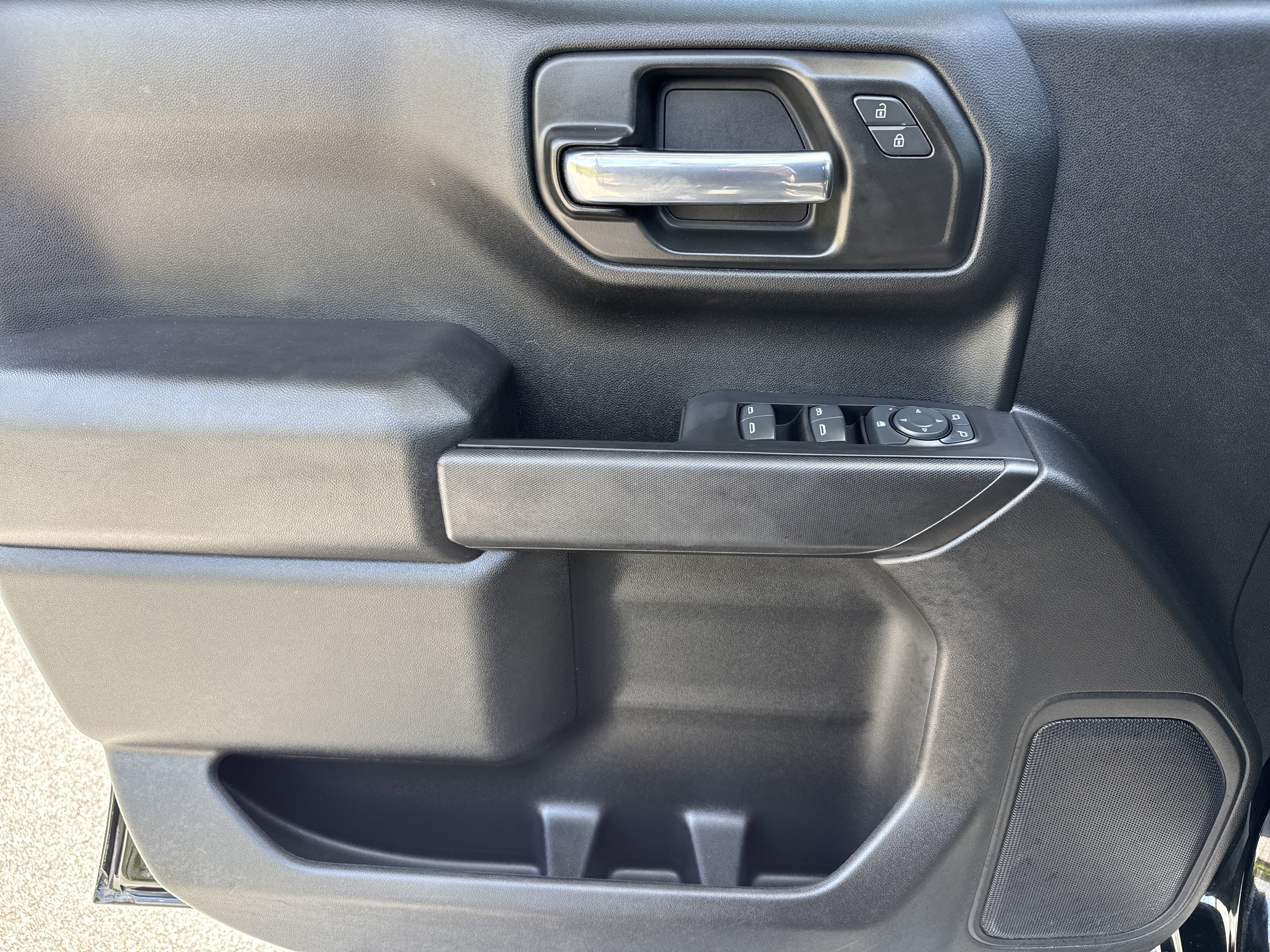 Used 2021 Chevrolet Silverado 1500 Custom RWD image 14