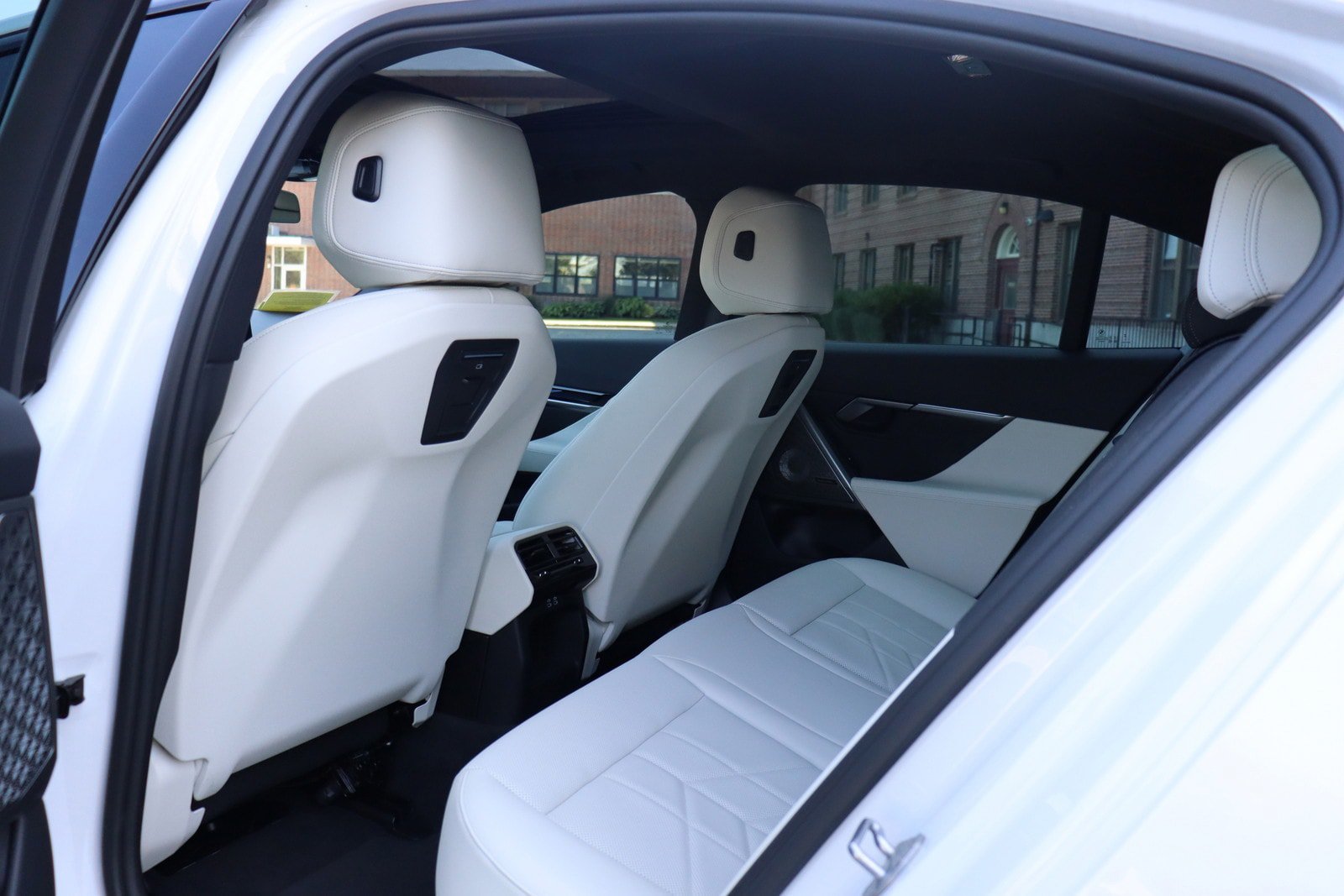 Used 2024 BMW i5 M60 w/ Premium Package AWD/4WD image 14