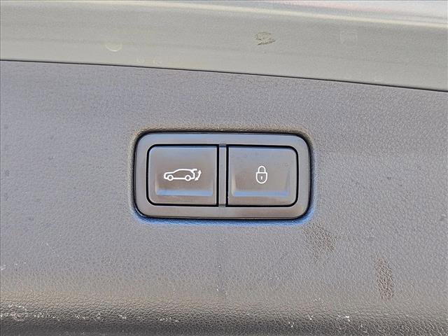 Used 2025 Genesis GV70 2.5T AWD/4WD image 8