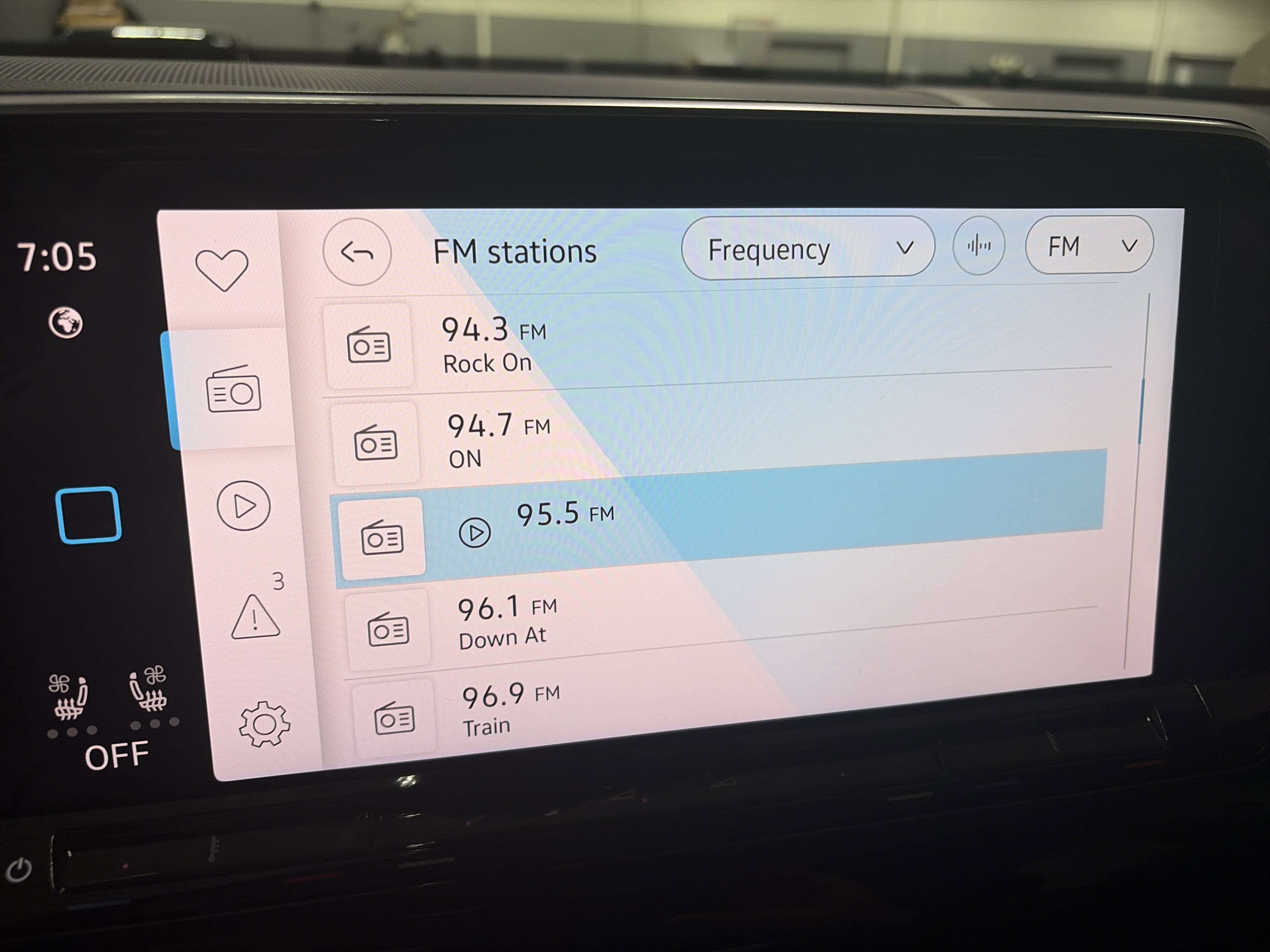 Certified 2025 Volkswagen Atlas SE AWD/4WD image 17