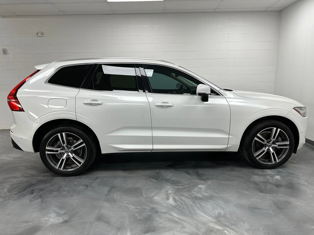 Used 2019 Volvo XC60 T6 Momentum w/ Multimedia Package AWD/4WD image 5