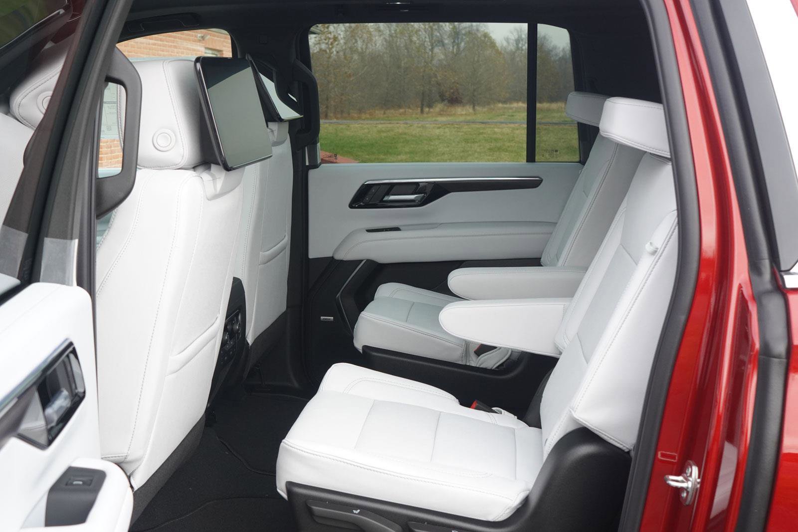 New 2026 Chevrolet Suburban Premier image 27