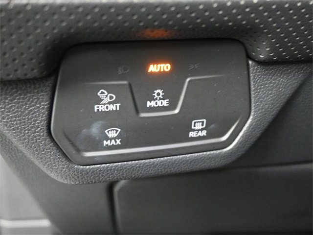 Certified 2024 Volkswagen Atlas Cross Sport SE image 21