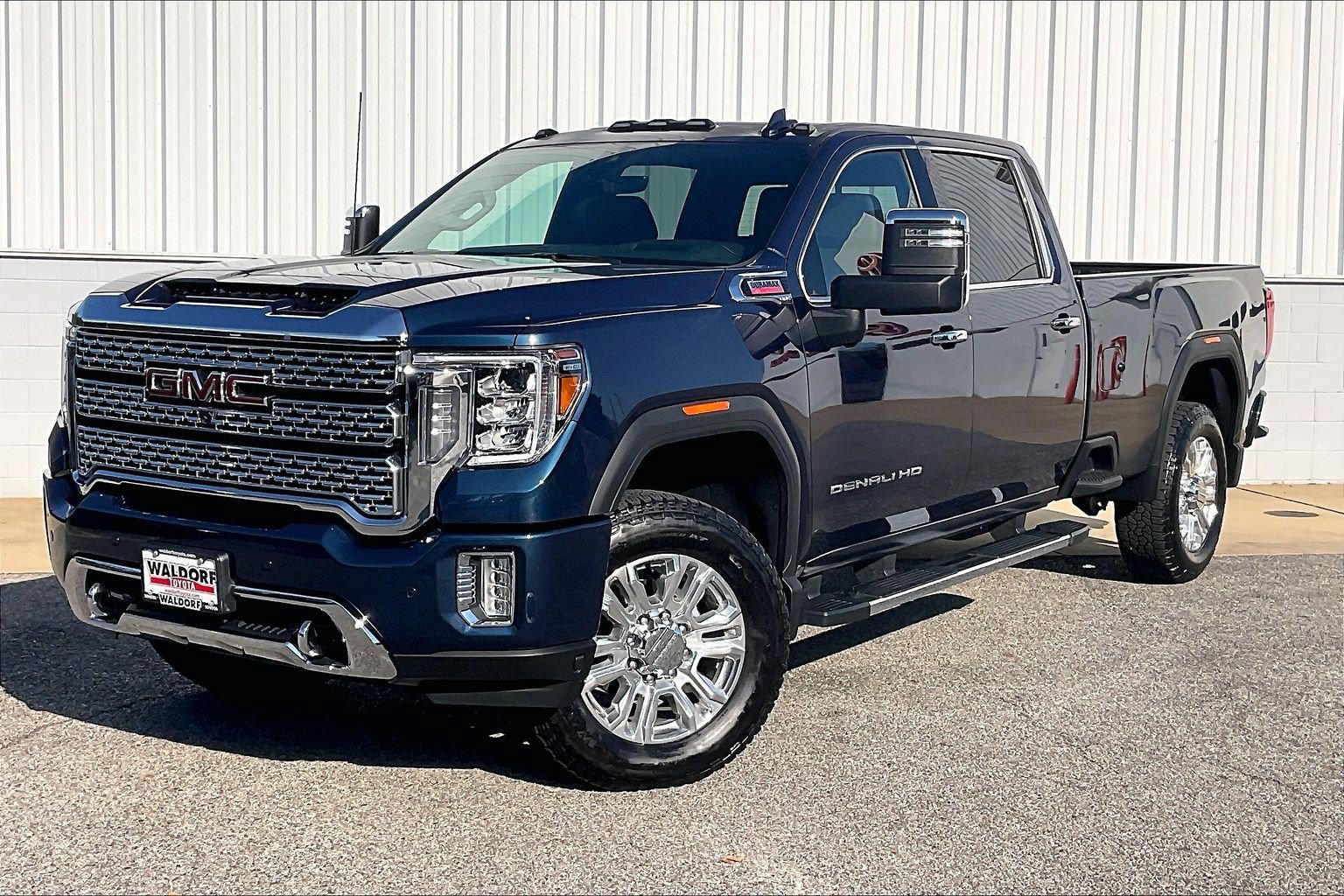 Used 2021 GMC Sierra 3500 Denali w/ Denali Ultimate Package AWD/4WD image 2