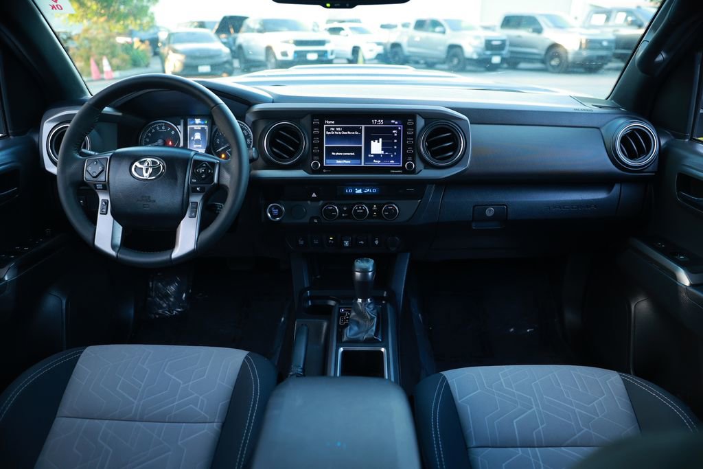 Used 2022 Toyota Tacoma TRD Sport w/ Technology Package image 25