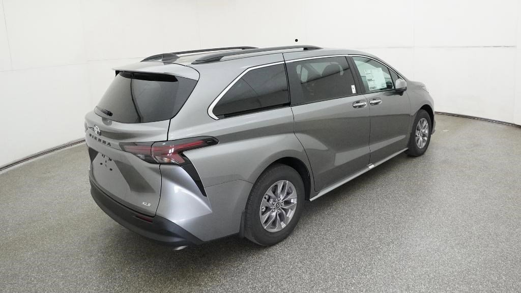 New 2026 Toyota Sienna XLE image 22