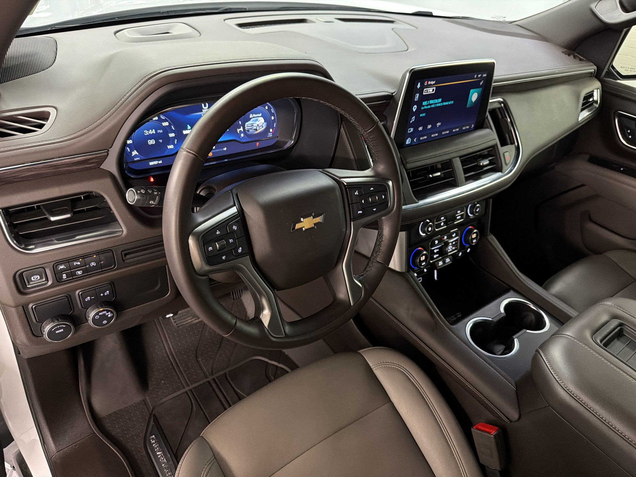 Used 2023 Chevrolet Tahoe LT w/ Luxury Package RWD image 4
