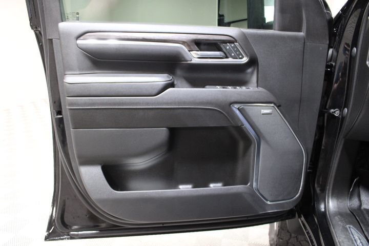 Used 2024 Chevrolet Silverado 2500 LTZ w/ LTZ Convenience Package AWD/4WD image 17