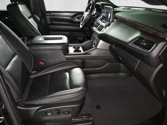 Used 2023 Chevrolet Suburban LT RWD image 15