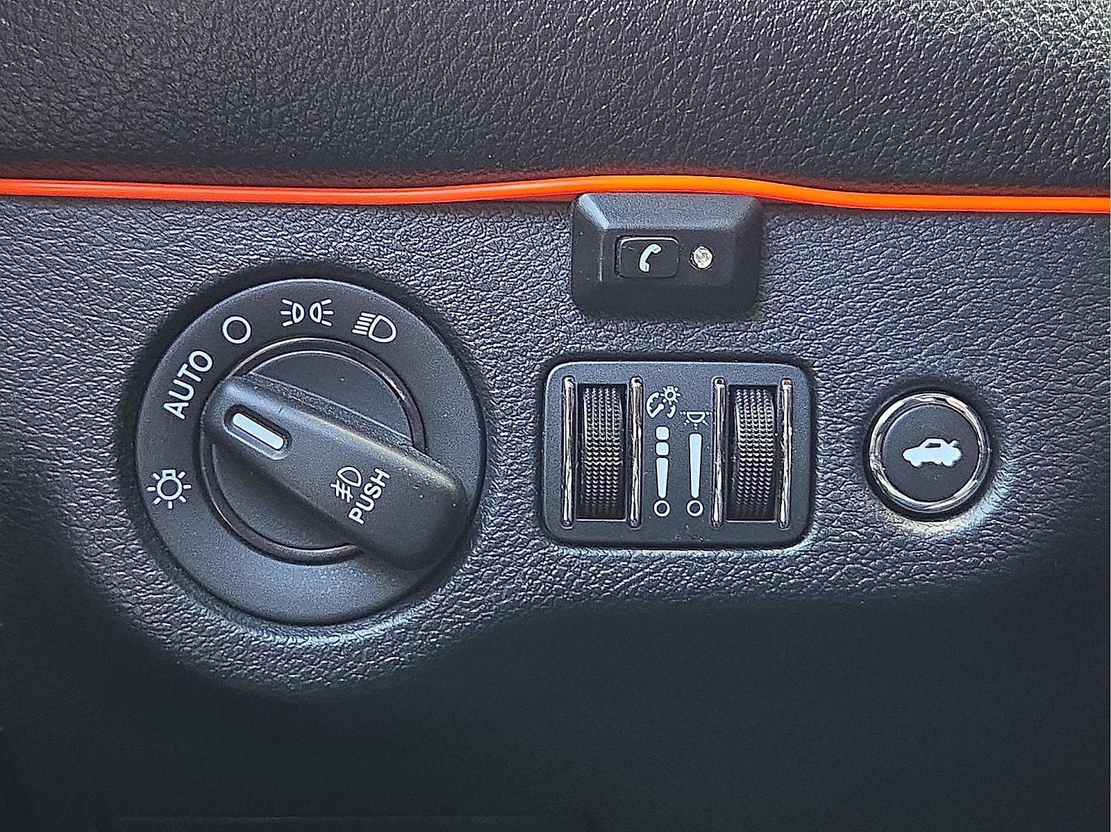 Used 2015 Dodge Challenger R/T Plus RWD image 20