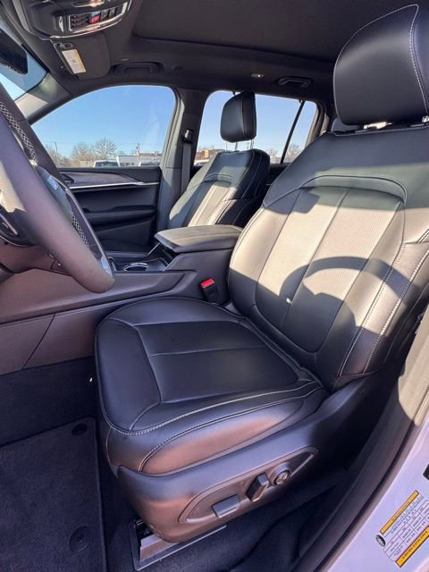 New 2025 Jeep Grand Cherokee L Limited w/ Luxury Tech Group II image 11