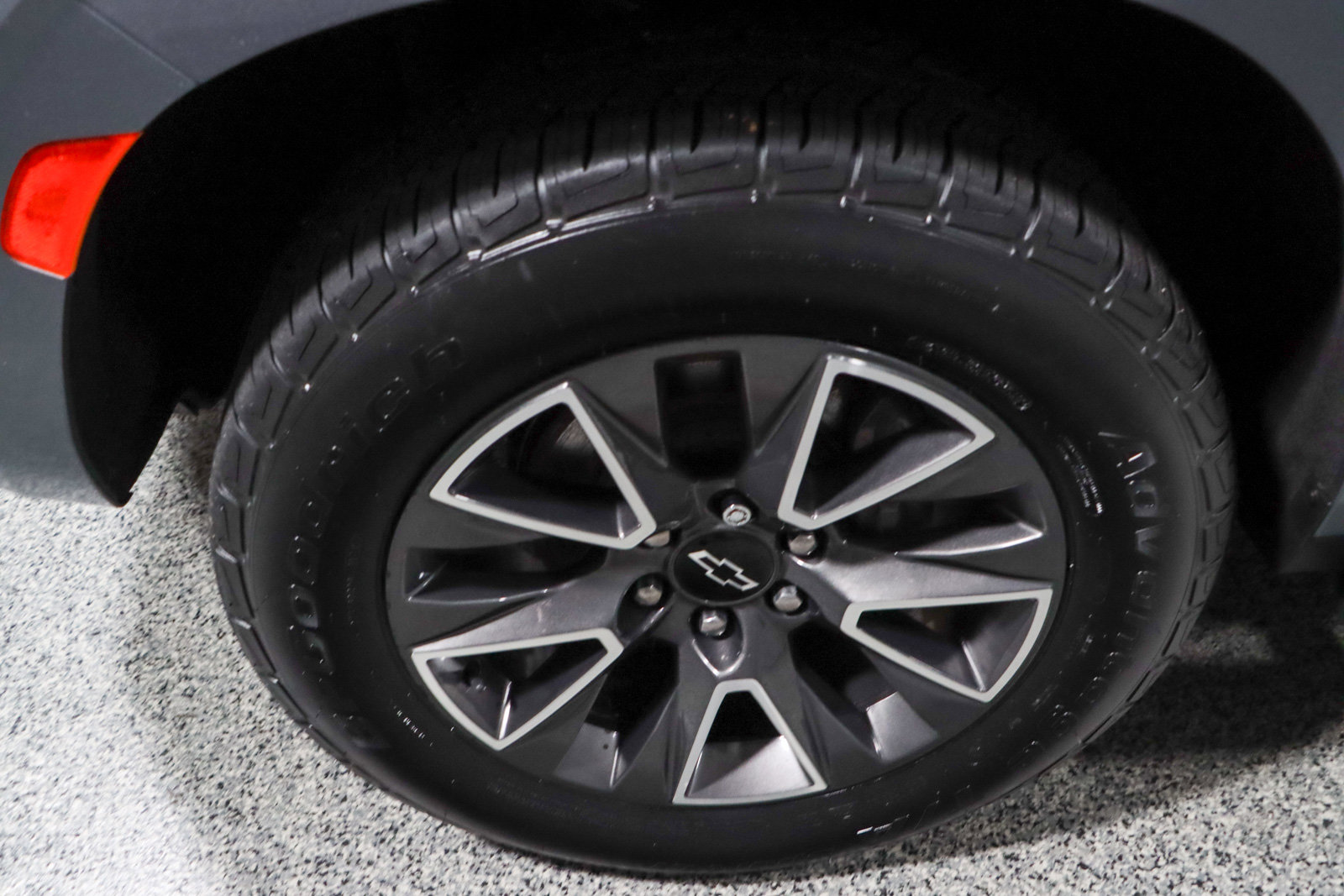 Used 2022 Chevrolet Tahoe Z71 w/ Luxury Package AWD/4WD image 11