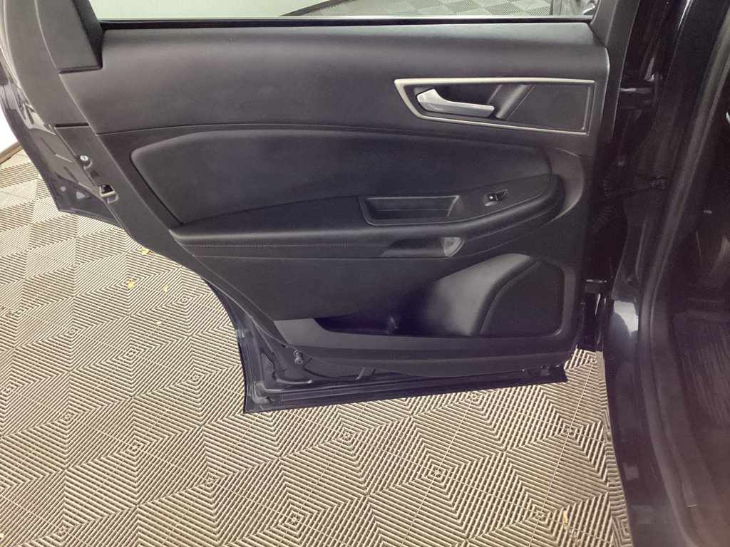 Used 2023 Ford Edge SEL w/ Convenience Package image 14