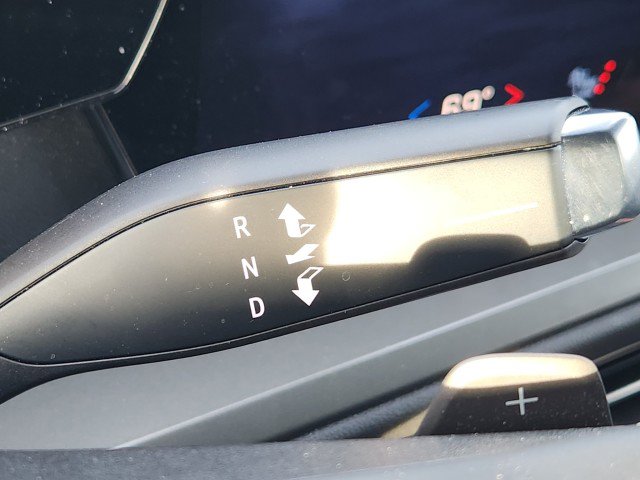 Used 2024 Chevrolet Traverse LT image 40