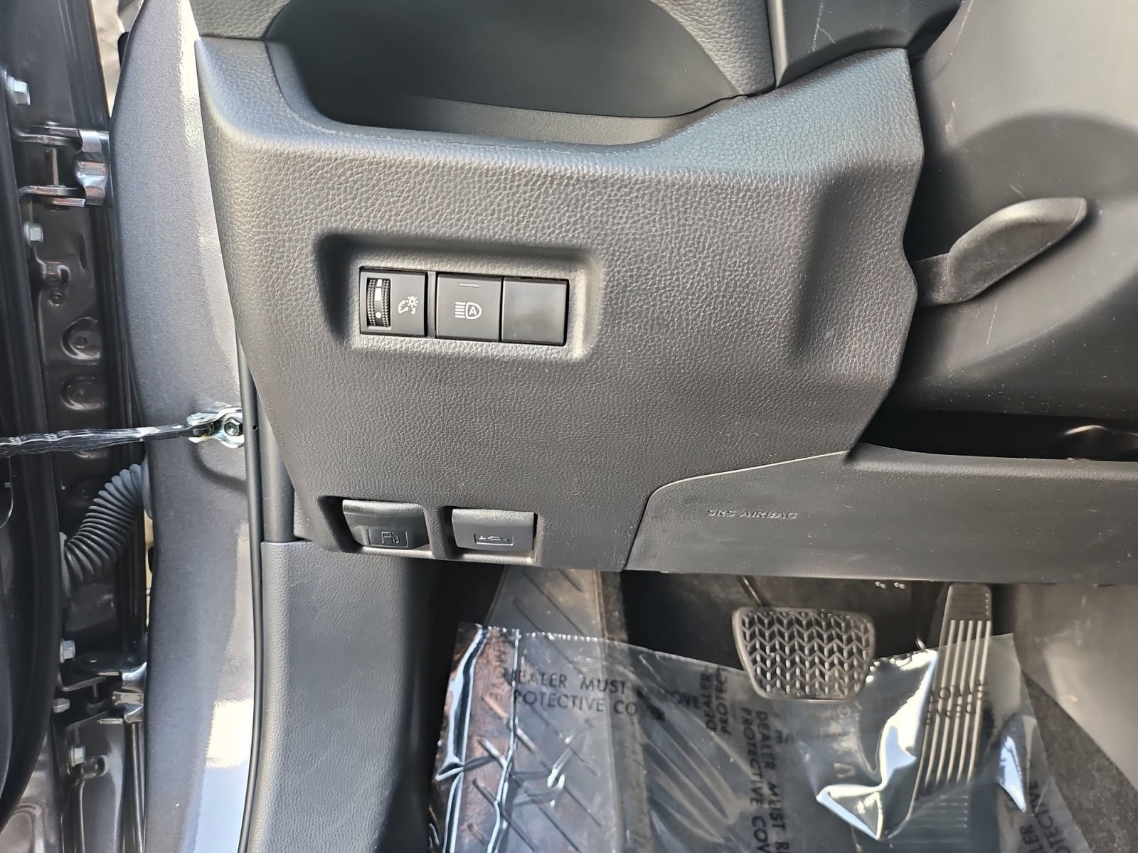 Used 2025 Toyota RAV4 LE AWD/4WD image 25