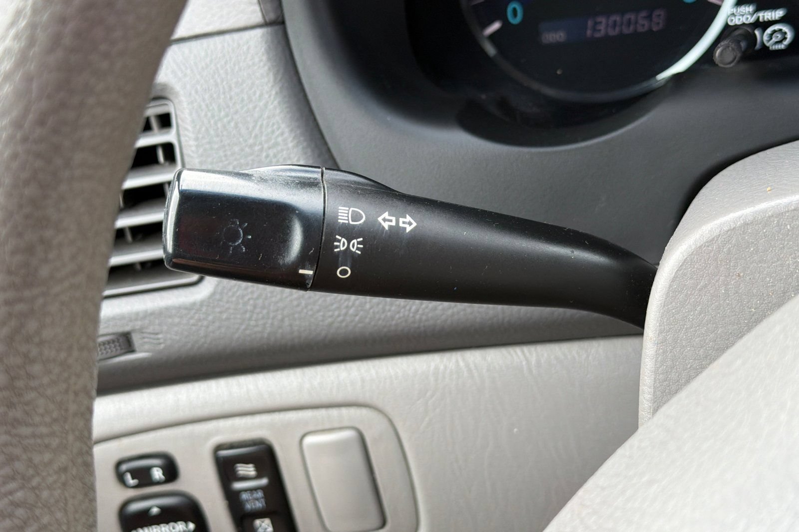 Used 2008 Toyota Sienna LE FWD image 36