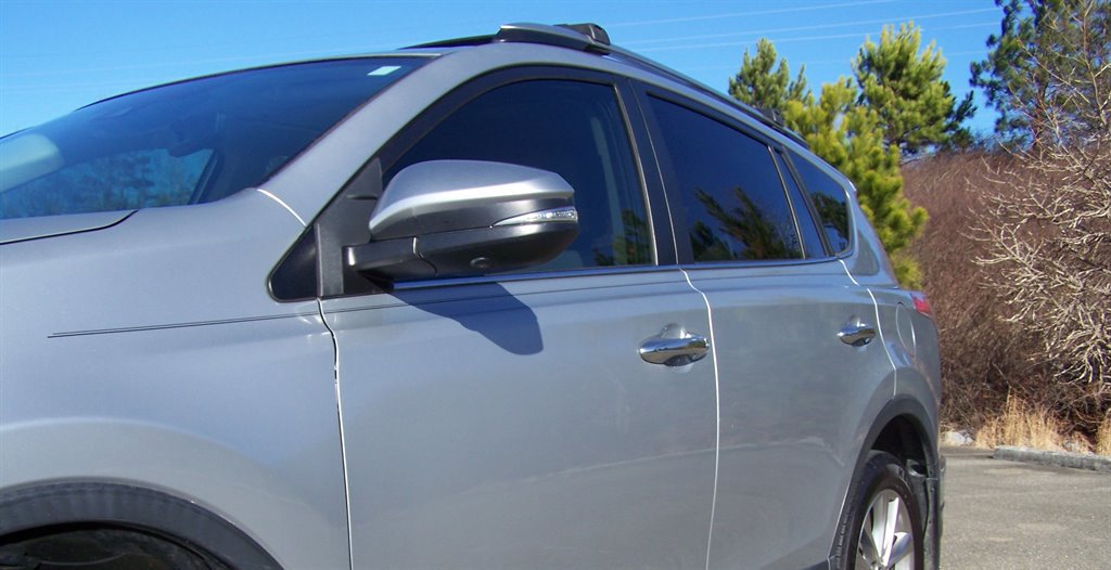 Used 2018 Toyota RAV4 Limited FWD image 22