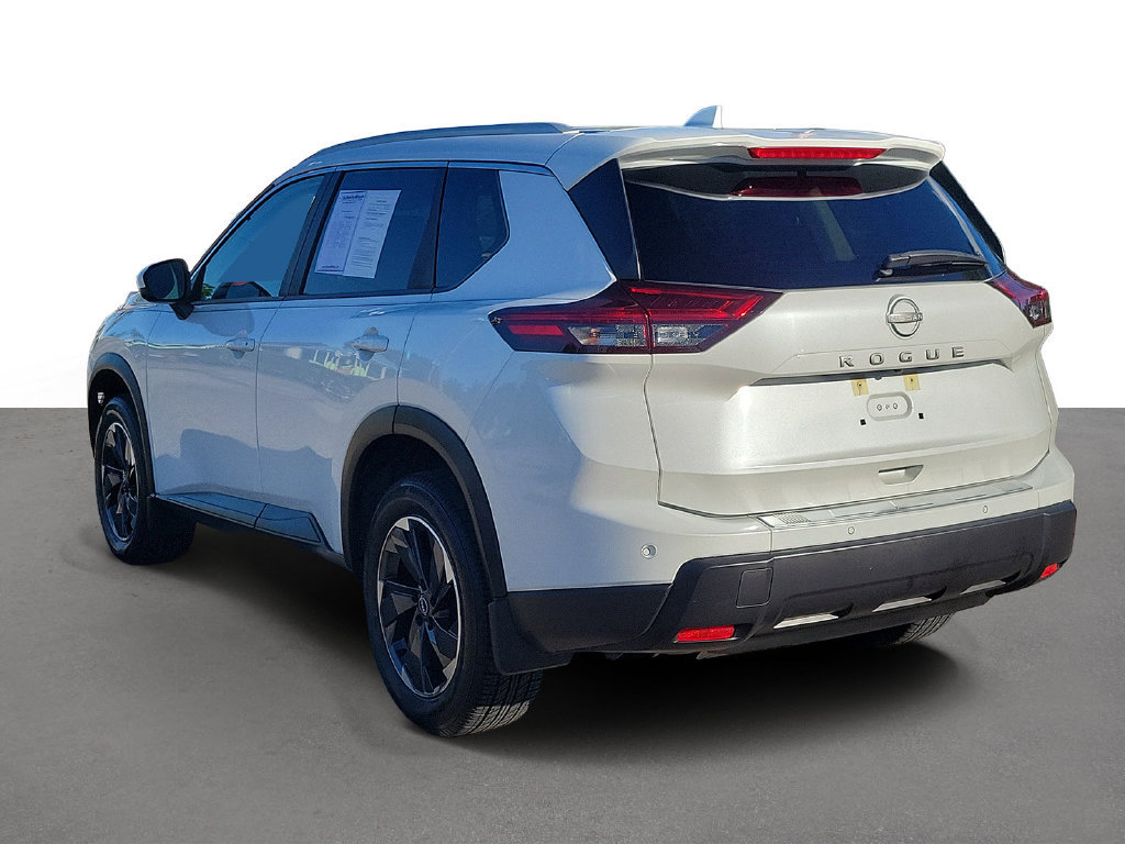 Used 2025 Nissan Rogue SV w/ SV Premium Package FWD image 4