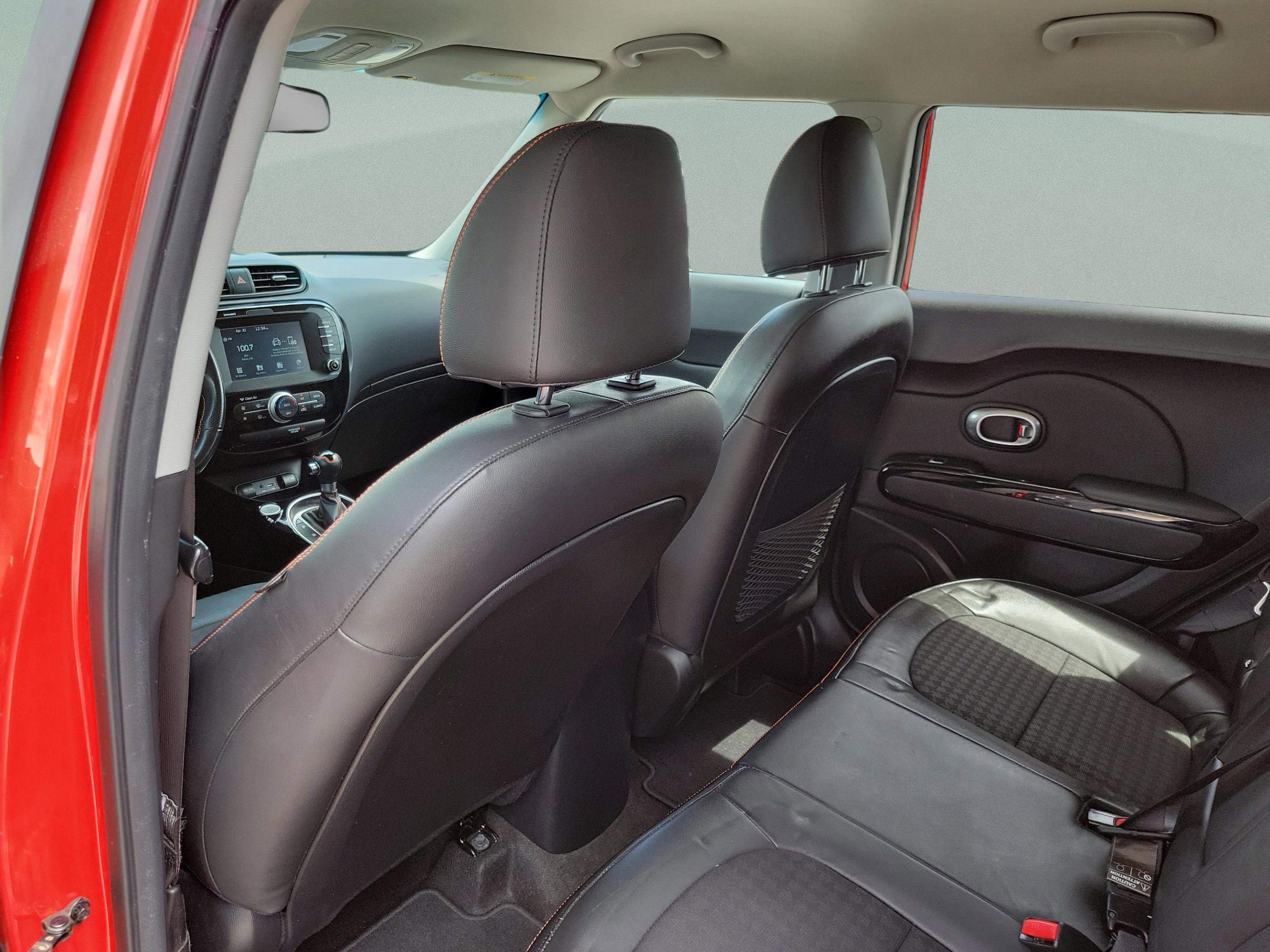 Used 2018 Kia Soul ! image 12