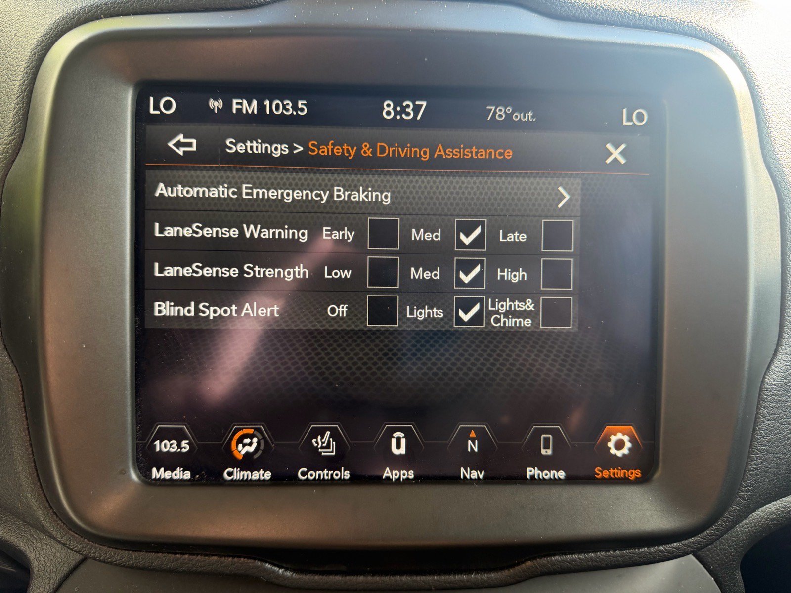 Used 2023 Jeep Renegade Latitude w/ Sun/Sound Group AWD/4WD image 46