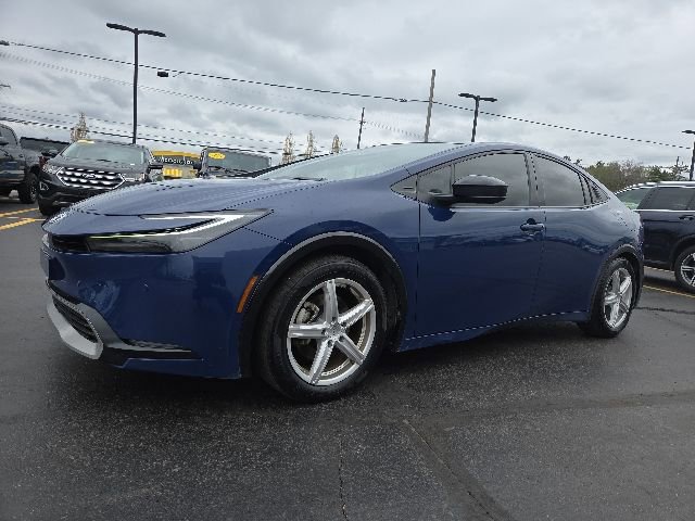 Used 2024 Toyota Prius Prime FWD image 3