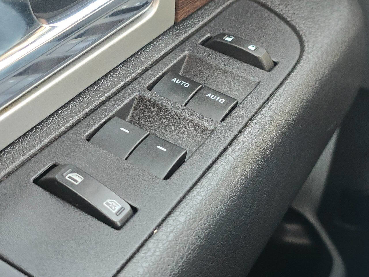 Used 2013 Ford F150 Lariat w/ Lariat Chrome Pkg image 28