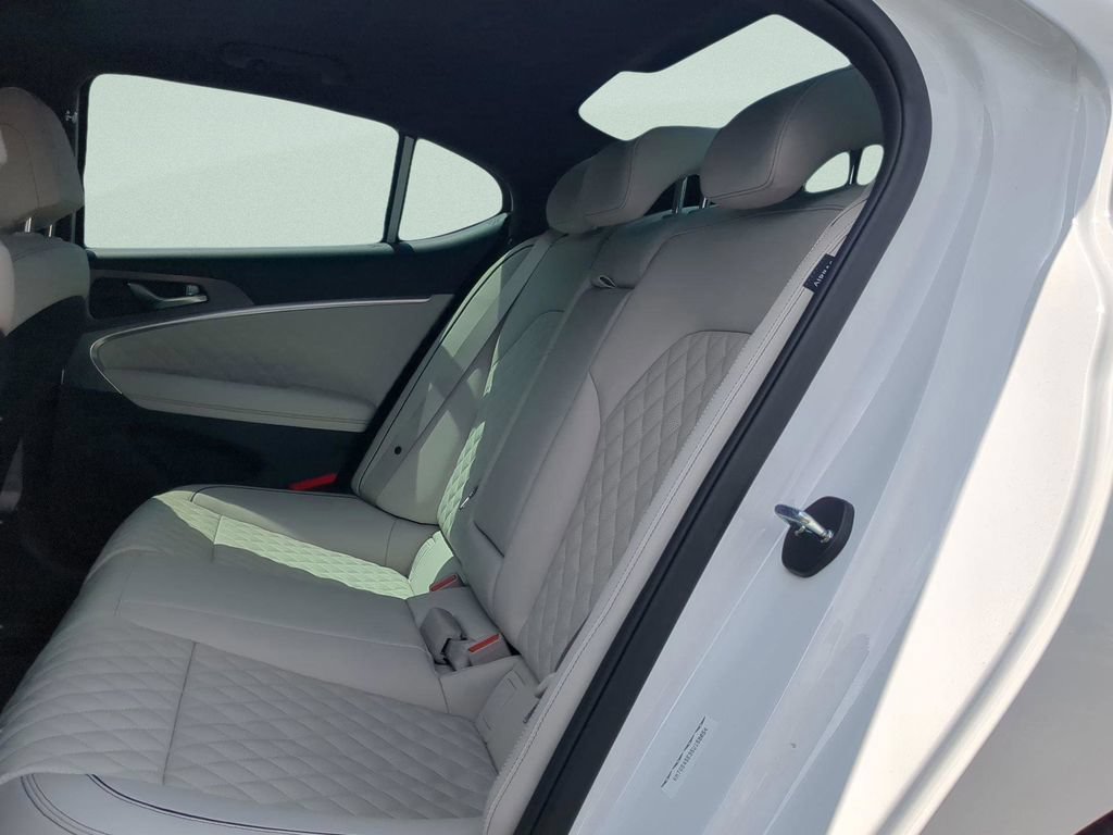 New 2025 Genesis G70 3.3T Advanced w/ Sport Prestige Package RWD image 11