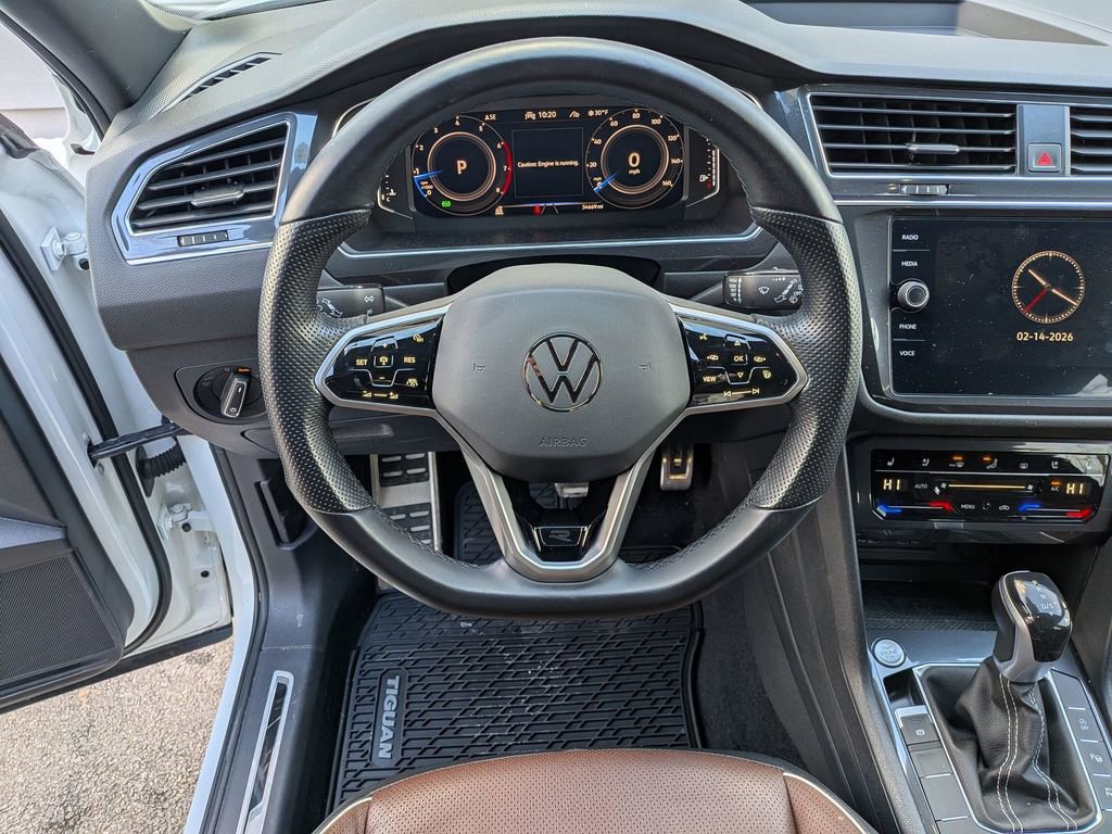 Used 2022 Volkswagen Tiguan SEL R-Line image 16