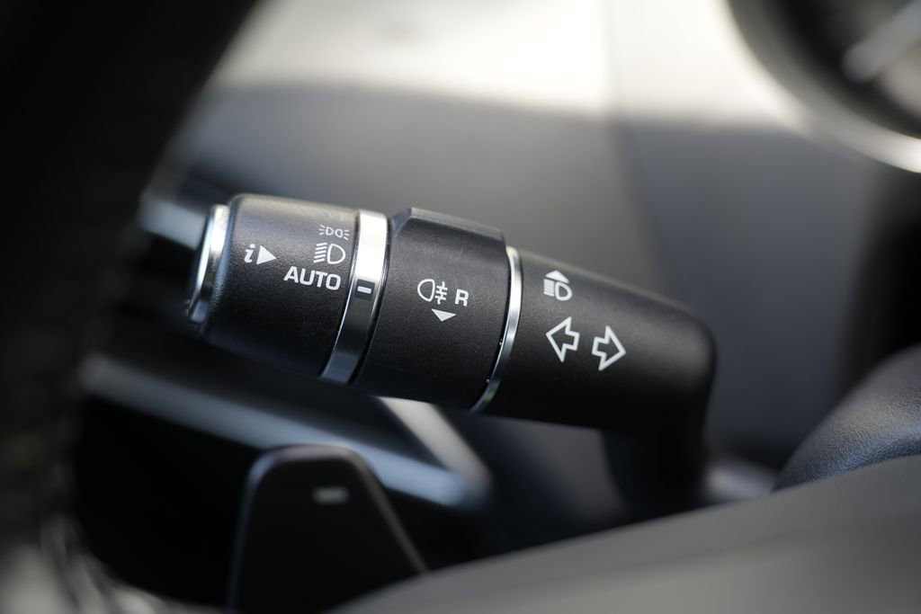 Used 2019 Jaguar F-PACE Premium image 55