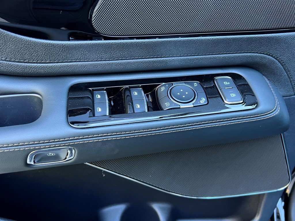 New 2026 Lincoln Aviator AWD image 17