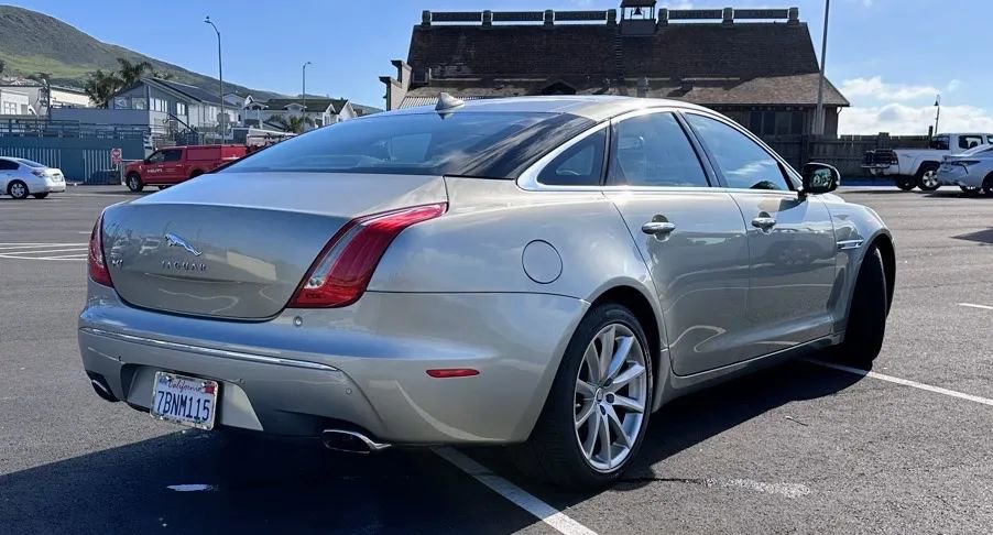 Used 2013 Jaguar XJ XJ Sedan 4D image 5