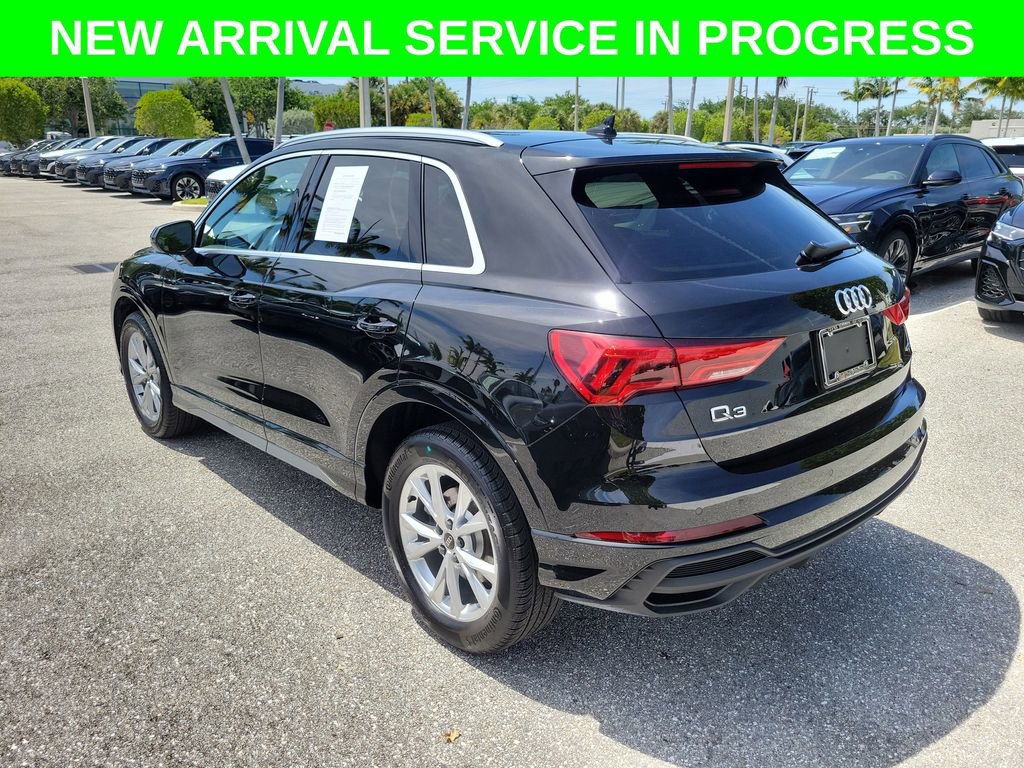 Certified 2025 Audi Q3 2.0T Premium w/ Convenience Package AWD/4WD image 3