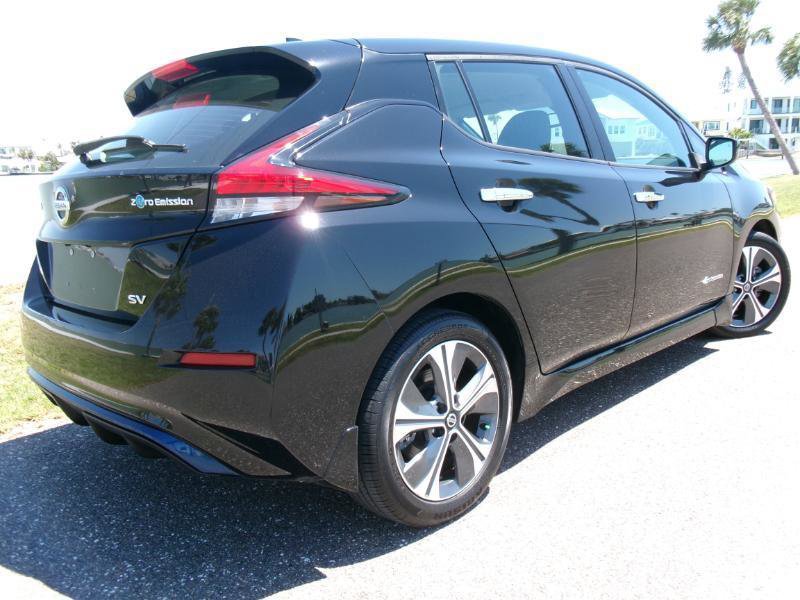 Used 2018 Nissan Leaf SV w/ SV Technology Package FWD image 23