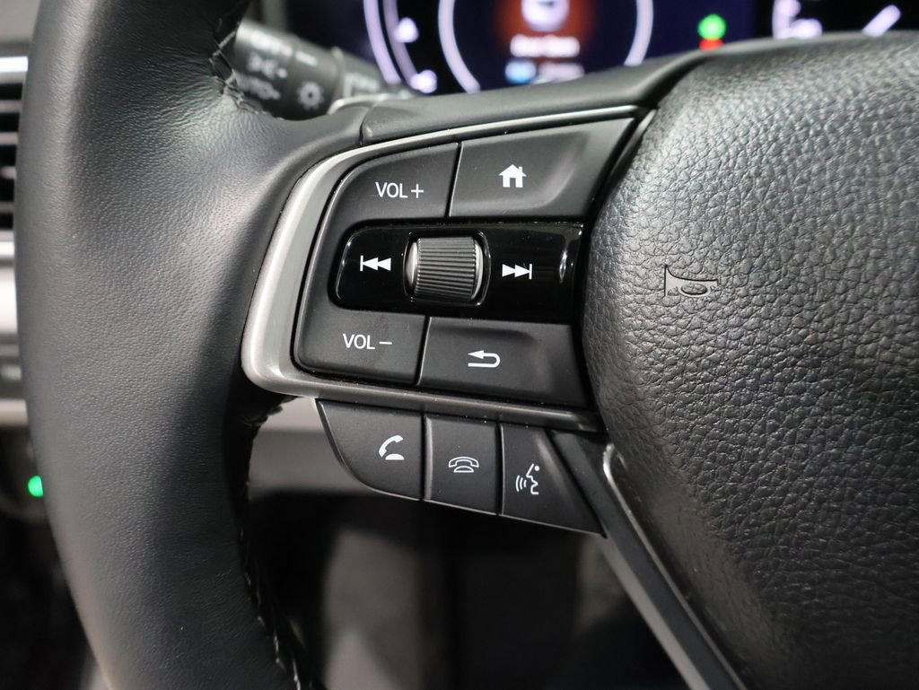 Used 2018 Honda Accord Touring image 37