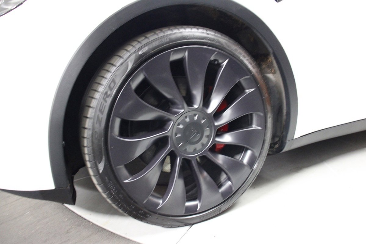 Used 2022 Tesla Model Y Performance AWD/4WD image 3