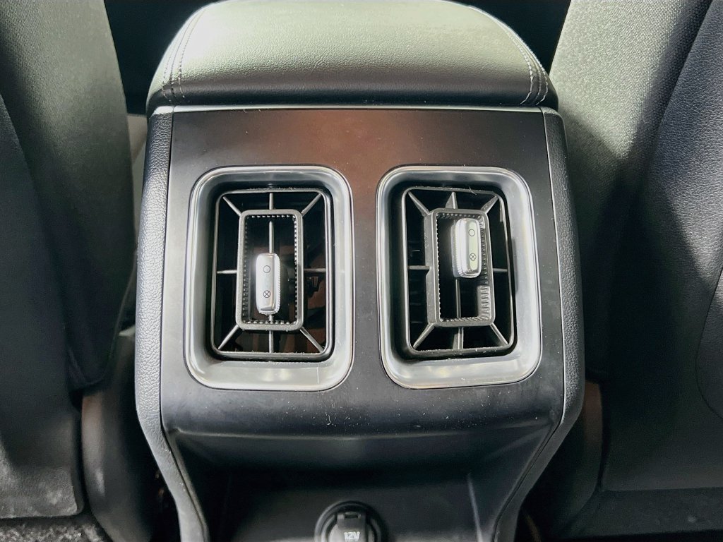 Certified 2025 Kia Sorento LX FWD image 25