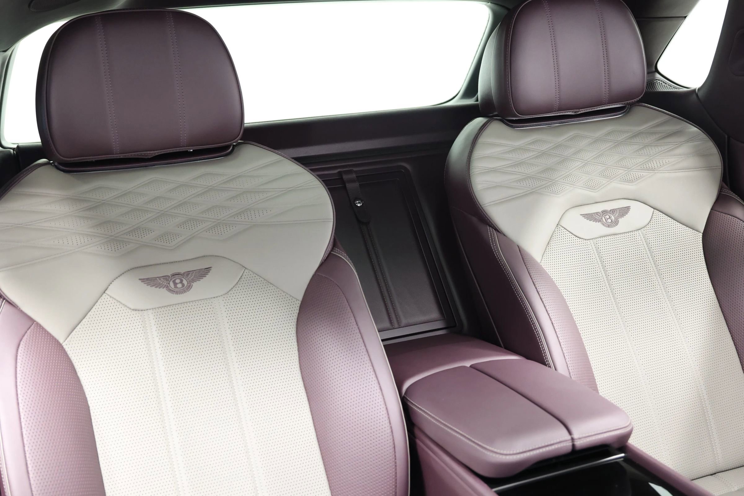 Used 2023 Bentley Bentayga Extended Wheelbase image 95