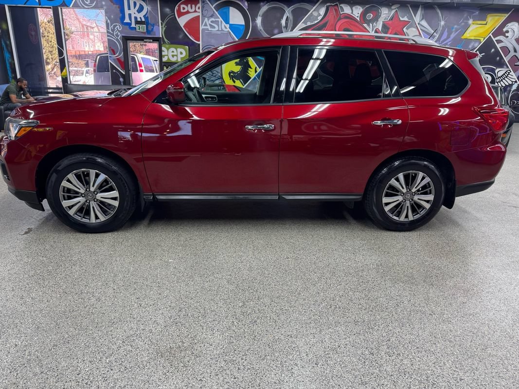 Used 2018 Nissan Pathfinder S AWD/4WD image 2