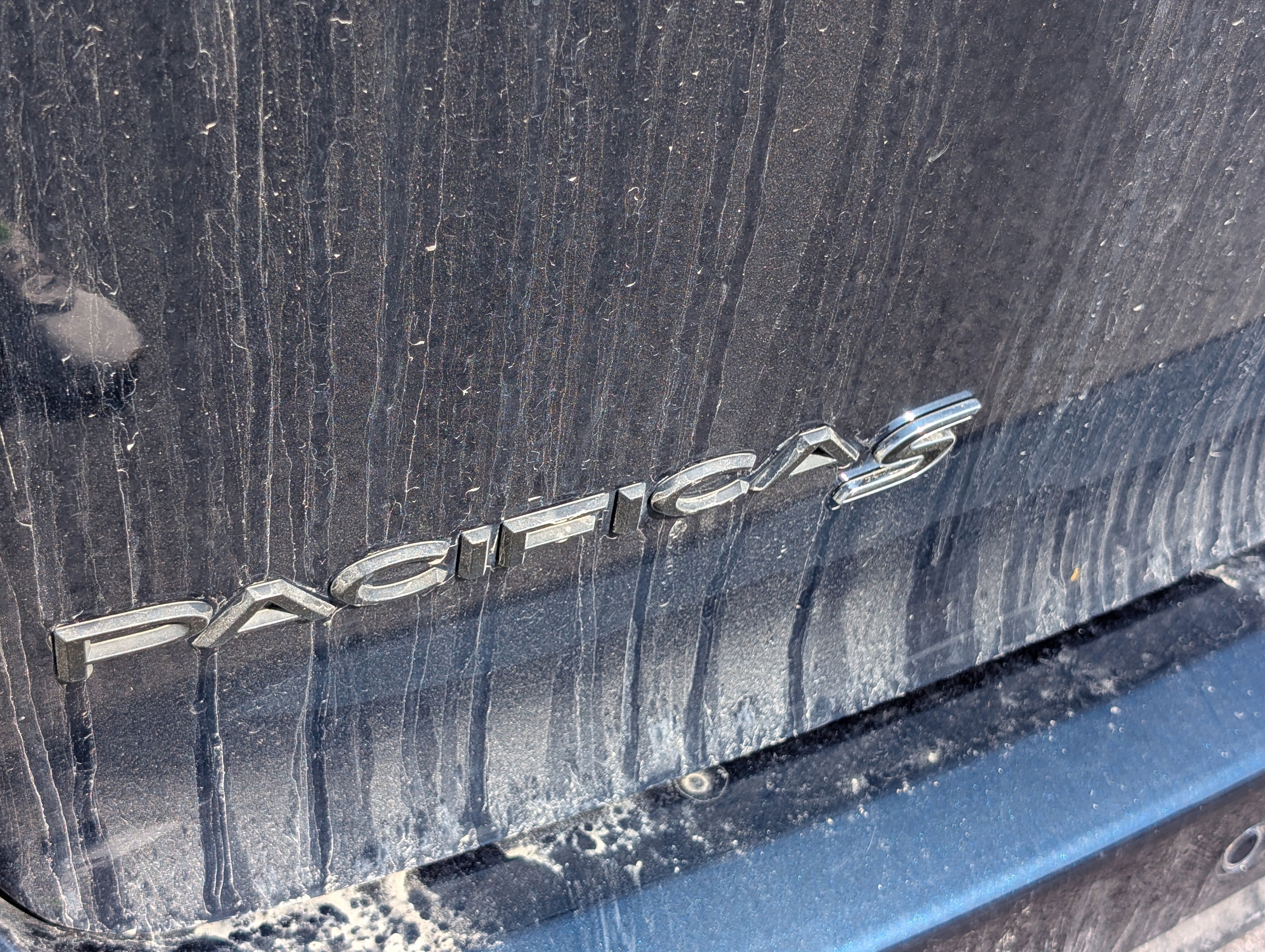 Used 2024 Chrysler Pacifica Touring-L w/ S Appearance Package FWD image 7