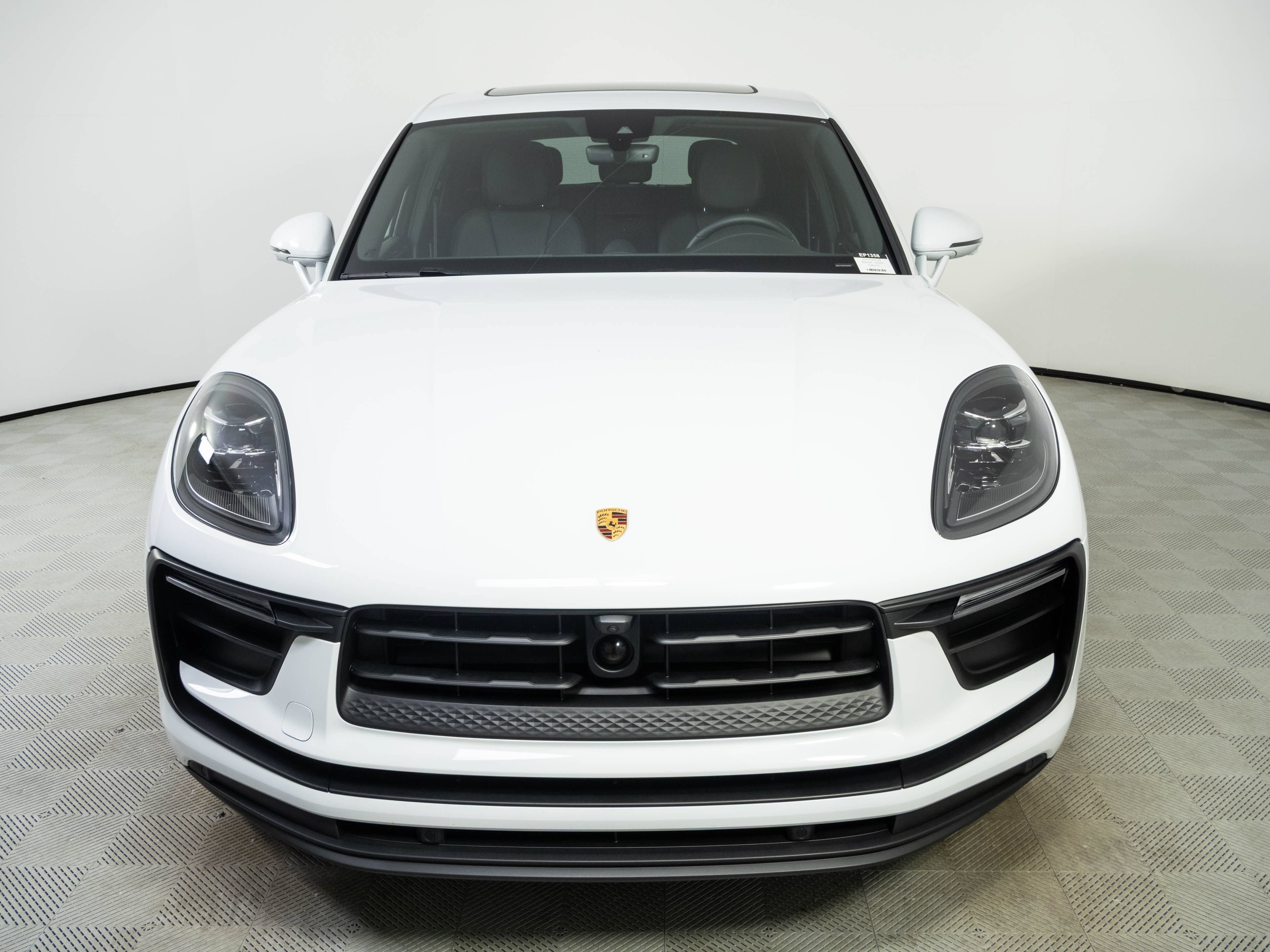 Certified 2026 Porsche Macan AWD/4WD image 36